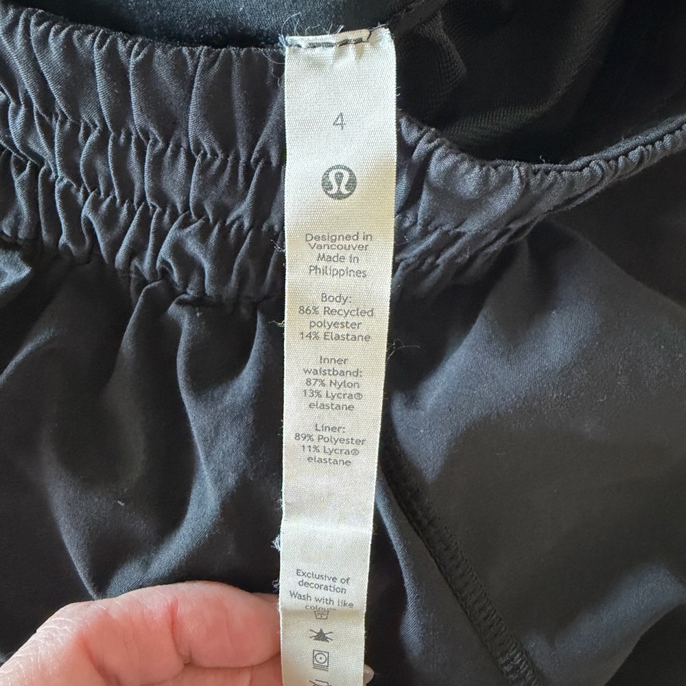 lululemon athletica Black Ruched Waist Athletic Shorts - Picture 3 of 4